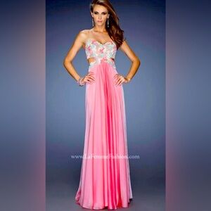 Pretty chiffon gown sweetheart neckline, wedding guest, homecoming, prom,sweet16